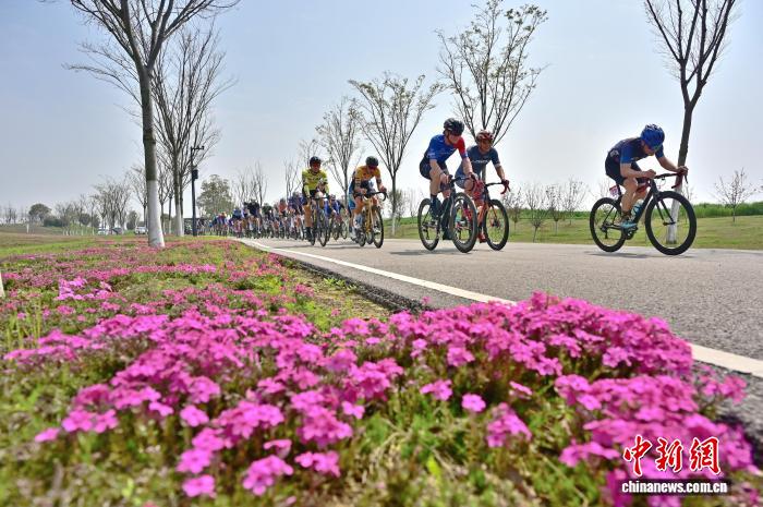 2026中国公路自行车公开赛首站枝江开赛 27国125