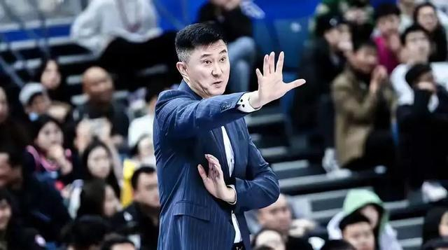 山西广东主帅战术僵化陷季后赛危机